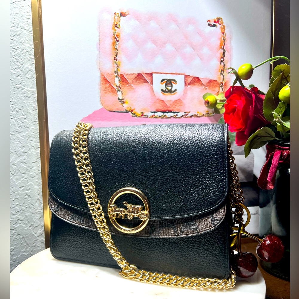 COACH JADE FLAP CROSSBODY WITH SIGNATURE CANVAS DETAIL
COACH EUC